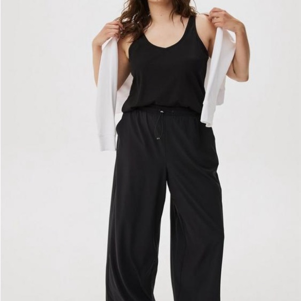 Torrid Stretch Woven Wide-Leg Active Pant size 2